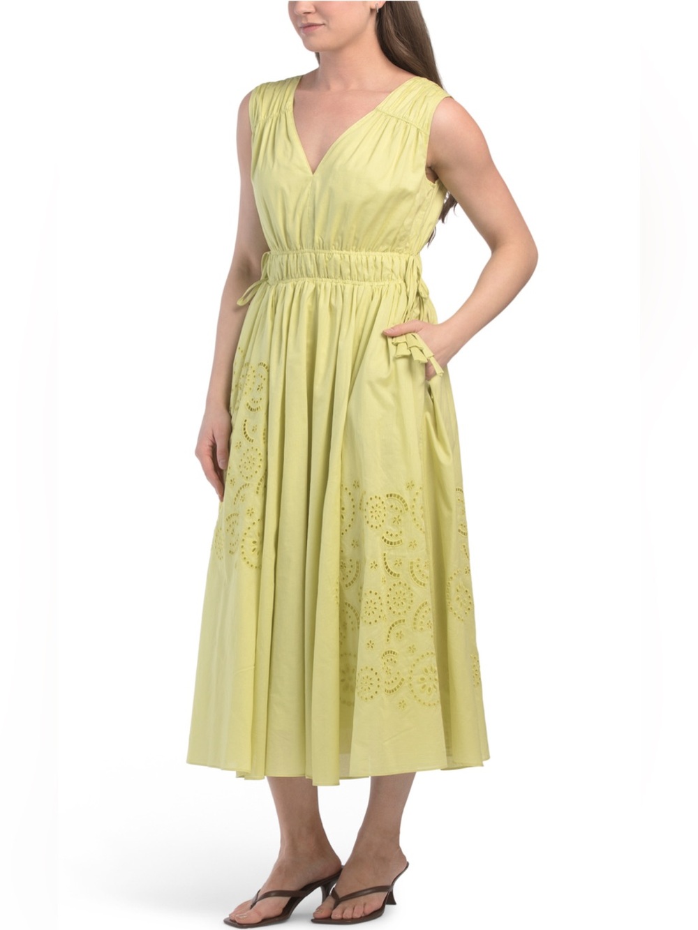 ELIE TAHARI
v-neck shirred waist sleeveless side tassel dress

color: celery